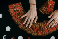 Weekly Tarot Forecast for Your Zodiac: August 1–7, 2022