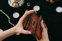 Weekly Tarot Forecast by Zodiac: April 25–May 1, 2022
