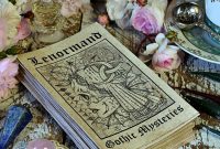 Tarot vs Lenormand: Key Differences and How to Choose