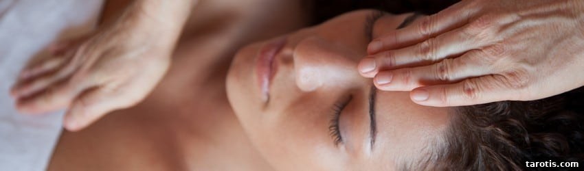 How Reiki Works: 5 Powerful Benefits of Energy Healing 2 reiki-healing-benefits