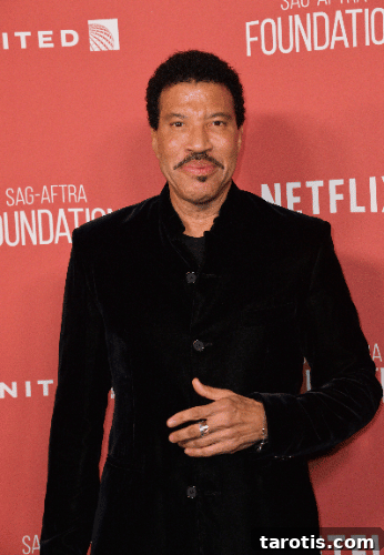 46 Famous Gemini Celebrities Who Perfectly Capture the Sign 27 Lionel Richie, Gemini musician and celebrity